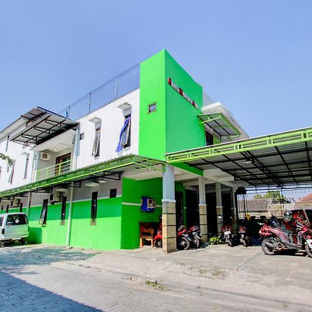 Super Oyo 93012 Griya Kencana Asri Syariah Lawean ภายนอก รูปภาพ