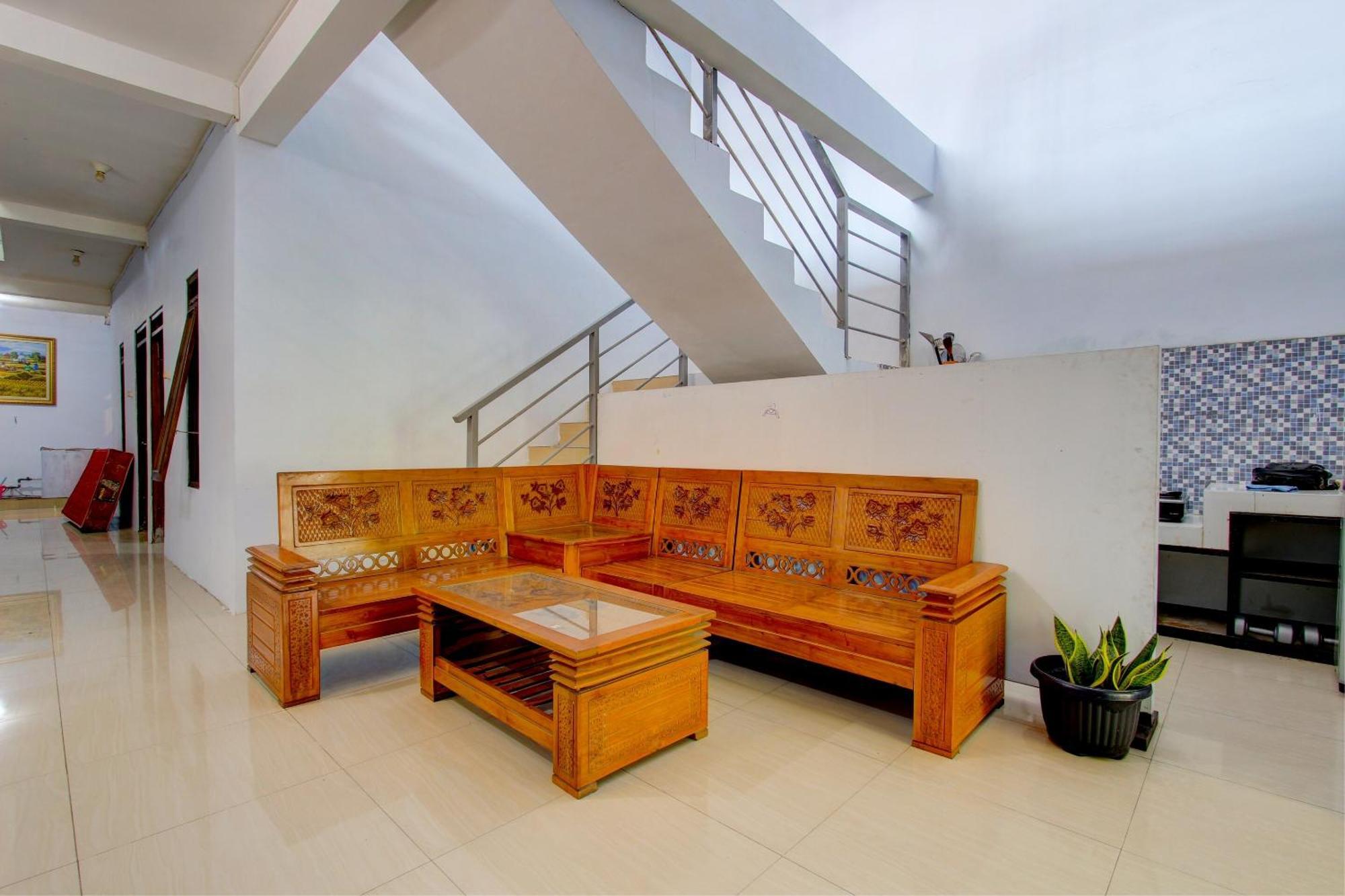 Super Oyo 93012 Griya Kencana Asri Syariah Lawean ภายนอก รูปภาพ