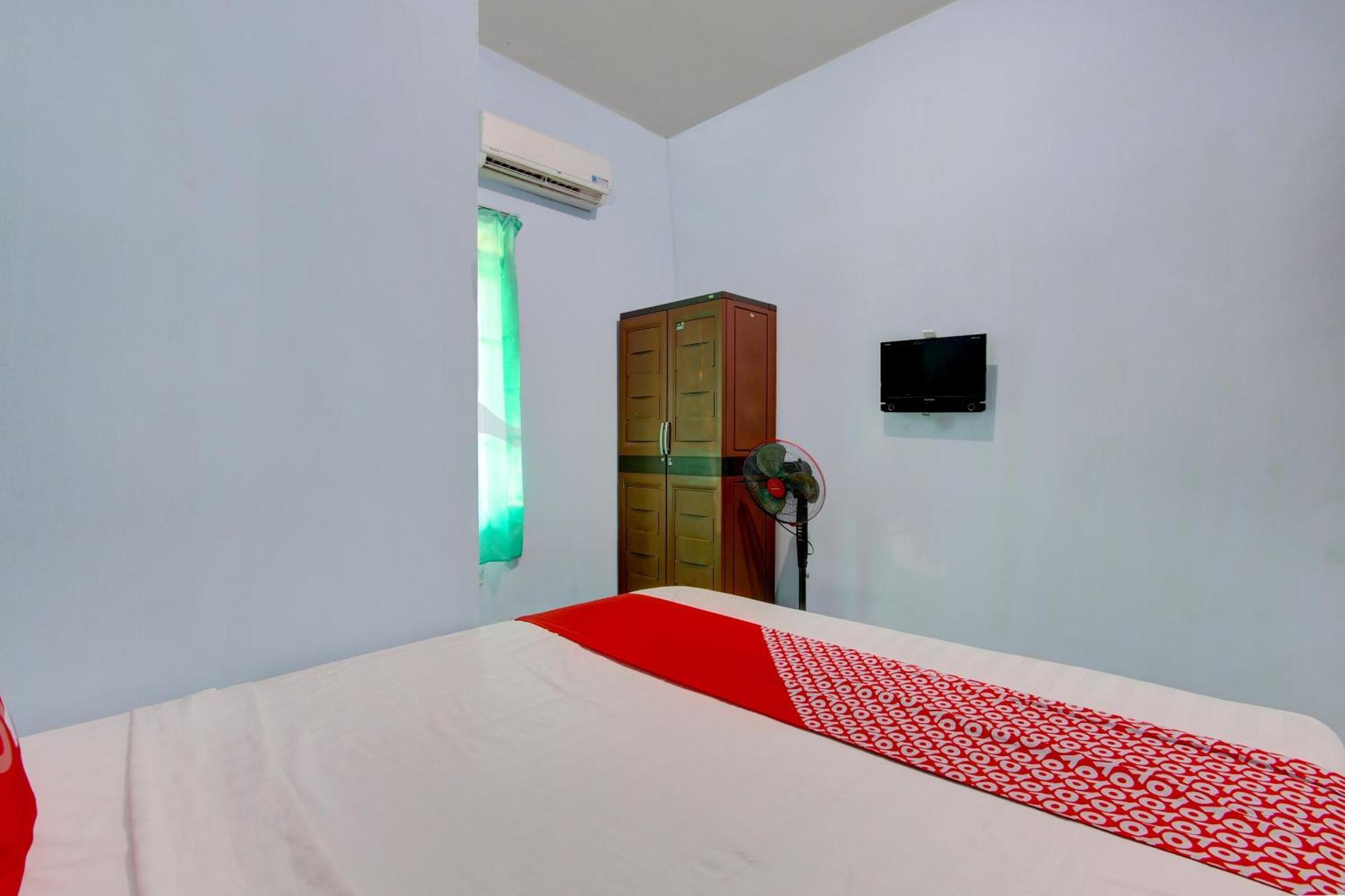 Super Oyo 93012 Griya Kencana Asri Syariah Lawean ภายนอก รูปภาพ