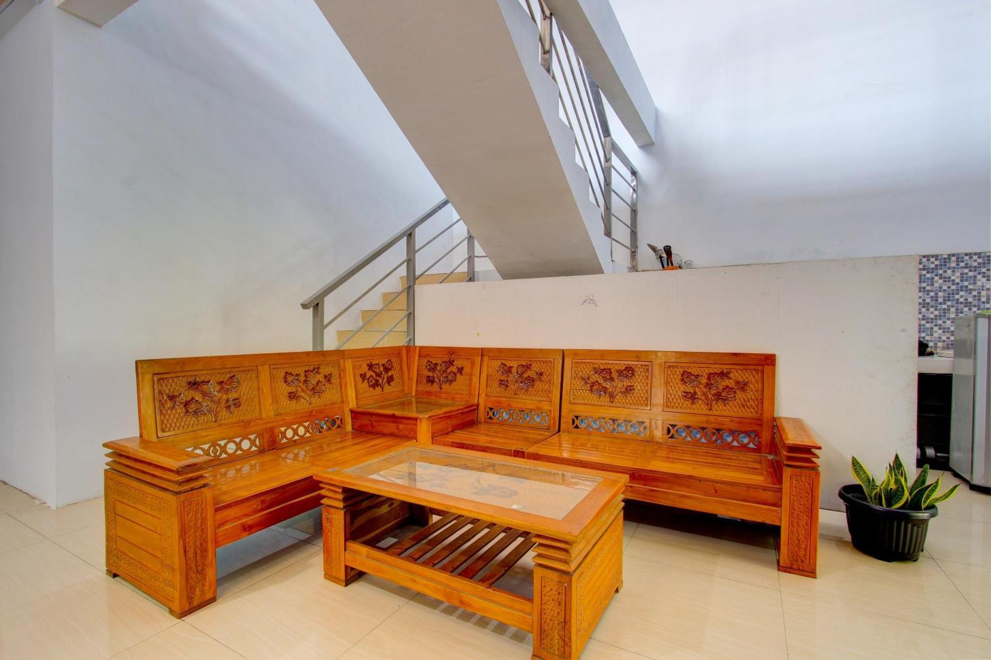 Super Oyo 93012 Griya Kencana Asri Syariah Lawean ภายนอก รูปภาพ